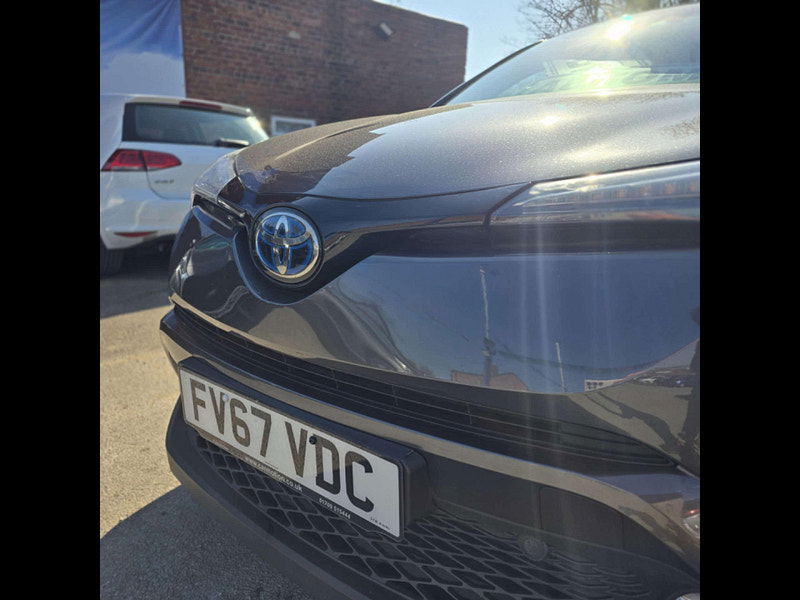 Toyota C-HR 1.8 C-HR-Dynamic HEV CVT 5dr 5dr Automatic 2025