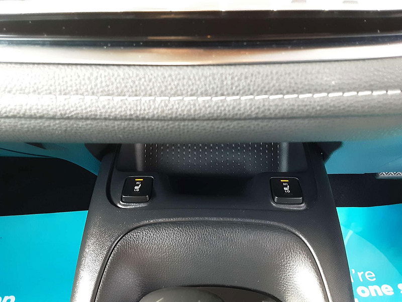 Toyota Corolla 1.8 Corolla Design HEV CVT 5dr 5dr Automatic 2025