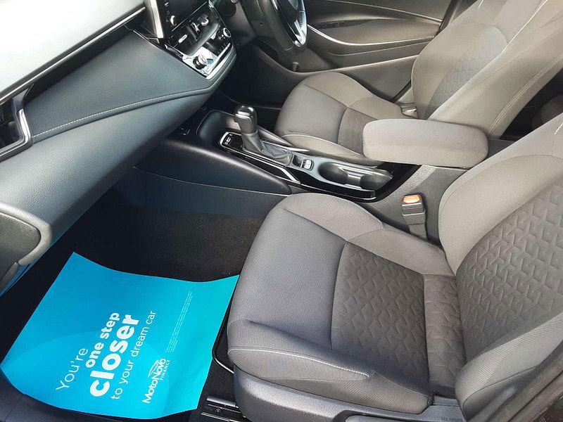 Toyota Corolla 1.8 Corolla Design HEV CVT 5dr 5dr Automatic 2026