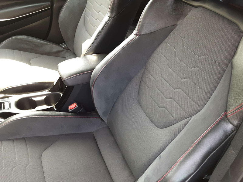Toyota Corolla 2.0 Corolla Excel VVT-i HEV CVT 5dr 5dr Automatic 2025