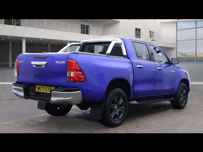 Toyota Hilux 2.4 HI-Luxury Icon D-4D 4WD Double Cab 4WD 5dr 5dr Manual 2026