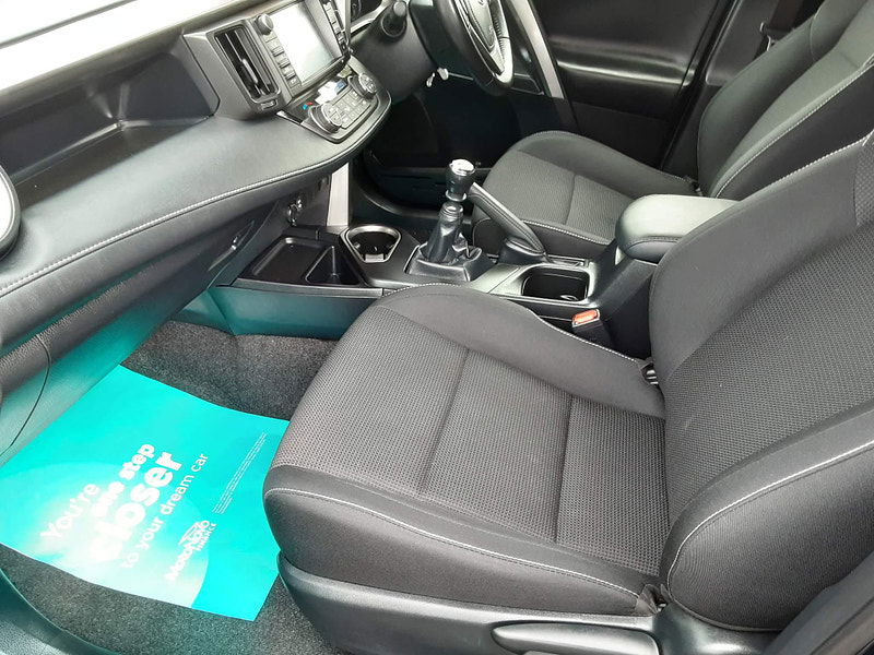 Toyota RAV4 2.0 D-4D Business Edition Euro 6 (s/s) 5dr (Safety Sense, Nav) 5dr Manual 2025
