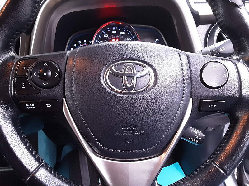 Toyota RAV4 2.0 D-4D Invincible 4WD Euro 5 (s/s) 5dr 5dr Manual 2025