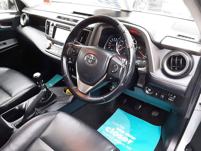 Toyota RAV4 2.0 D-4D Invincible 4WD Euro 5 (s/s) 5dr 5dr Manual 2025