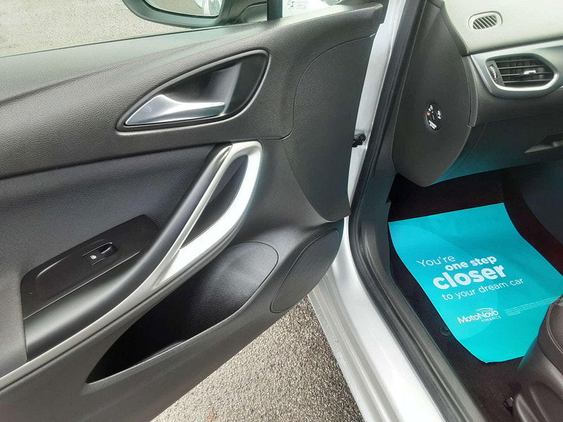 Vauxhall Astra 1.5 Astra Business Edition Nav TD 5dr 5dr Manual 2025