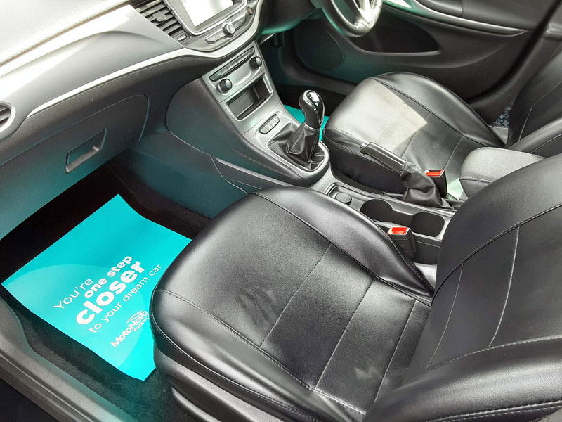 Vauxhall Astra 1.6 CDTi ecoTEC BlueInjection Tech Line Nav Sports Tourer Euro 6 (s/s) 5dr 5dr Manual 2024