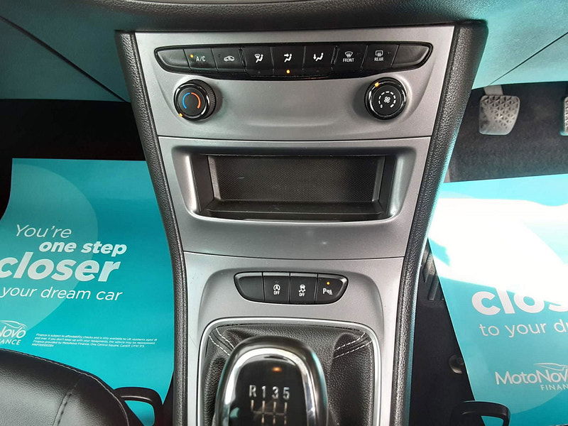 Vauxhall Astra 1.6 CDTi ecoTEC BlueInjection Tech Line Nav Sports Tourer Euro 6 (s/s) 5dr 5dr Manual 2024