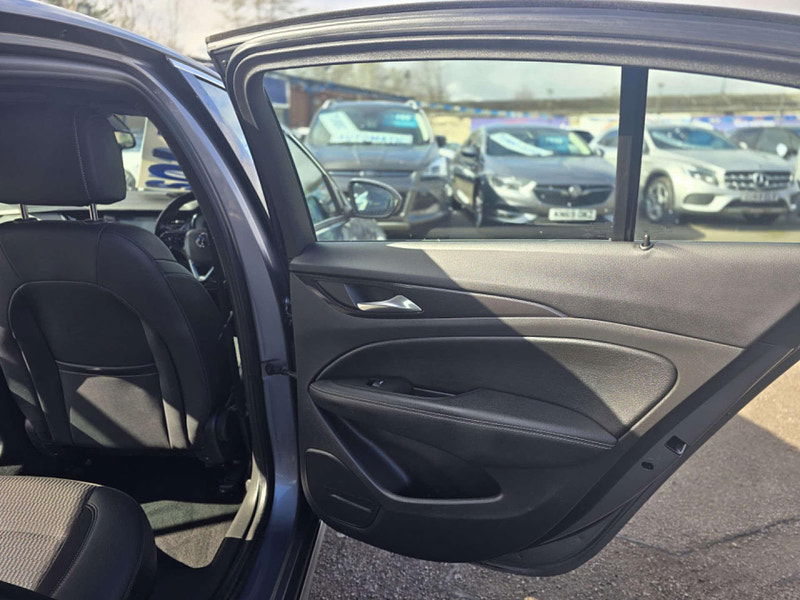 Vauxhall Insignia 1.5 Insignia SRi VX-Line Nav T 5dr 5dr Manual 2025