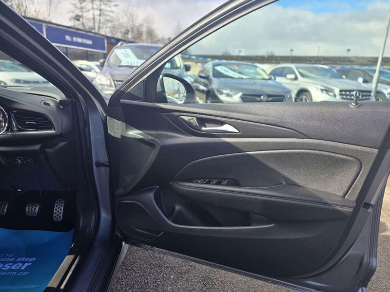 Vauxhall Insignia 1.5 Insignia SRi VX-Line Nav T 5dr 5dr Manual 2025