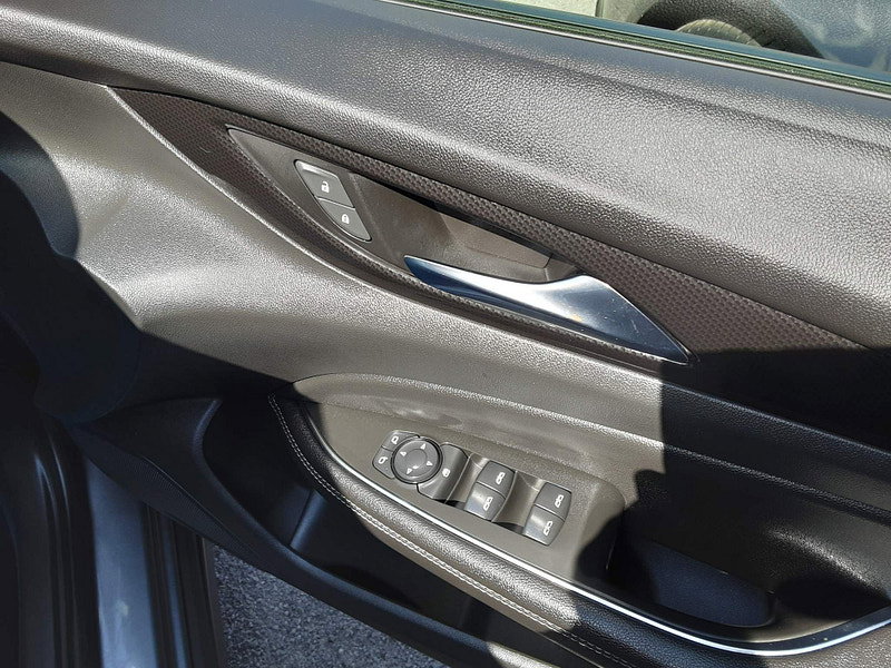 Vauxhall Insignia 1.6 Turbo D BlueInjection SRi VX Line Nav Sports Tourer Euro 6 (s/s) 5dr 5dr Manual 2026