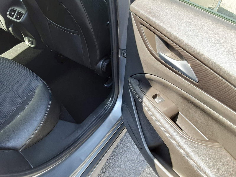 Vauxhall Insignia 1.6 Turbo D BlueInjection SRi VX Line Nav Sports Tourer Euro 6 (s/s) 5dr 5dr Manual 2026