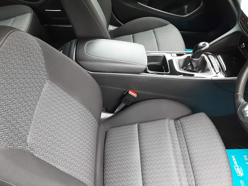 Vauxhall Insignia 1.6 Turbo D ecoTEC Design Grand Sport Euro 6 (s/s) 5dr 5dr Manual 2026