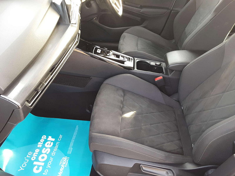 Volkswagen Golf 1.4 Golf Style TSi E-Hybrid Semi-Auto 5dr 5dr Automatic 2026