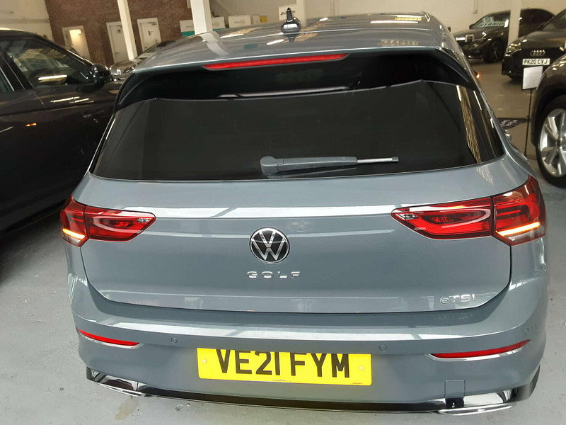 Volkswagen Golf 1.5 Golf R-Line eTSI Semi-Auto 5dr 5dr Automatic 2026