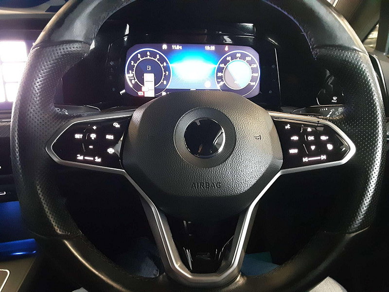 Volkswagen Golf 1.5 Golf R-Line eTSI Semi-Auto 5dr 5dr Automatic 2026