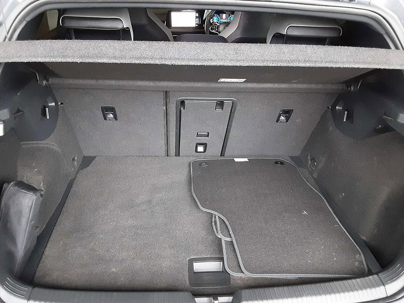 Volkswagen Golf 1.5 Golf R-Line eTSI Semi-Auto 5dr 5dr Automatic 2026