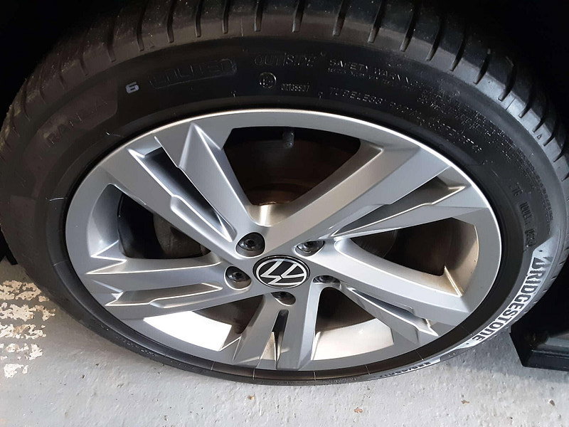 Volkswagen Golf 1.5 Golf R-Line eTSI Semi-Auto 5dr 5dr Automatic 2026