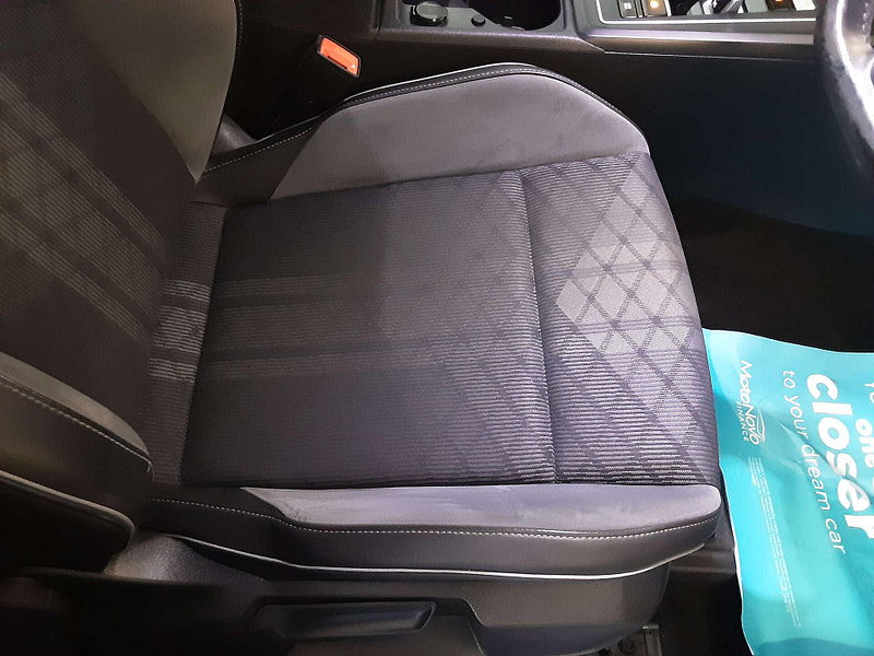 Volkswagen Golf 1.5 Golf R-Line eTSI Semi-Auto 5dr 5dr Automatic 2026