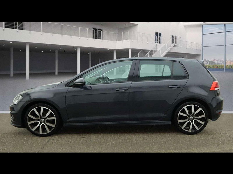 Volkswagen Golf 2.0 Golf R-Line Edition TDI BlueMotion Technology 5dr 5dr Manual 2025