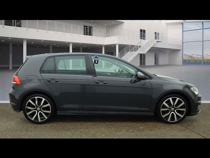 Volkswagen Golf 2.0 Golf R-Line Edition TDI BlueMotion Technology 5dr 5dr Manual 2025