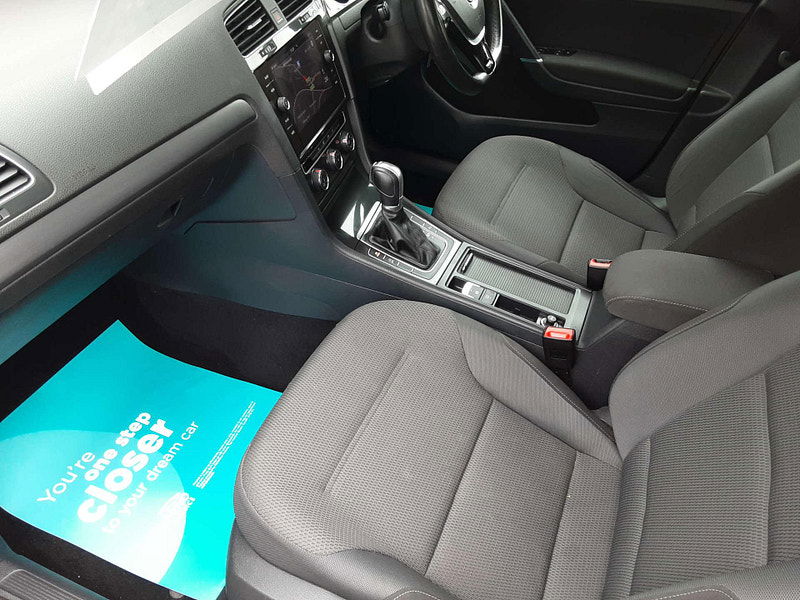Volkswagen Golf 2.0 Golf SE Nav TDI BlueMotion Technology Semi-Auto 5dr 5dr Automatic 2025