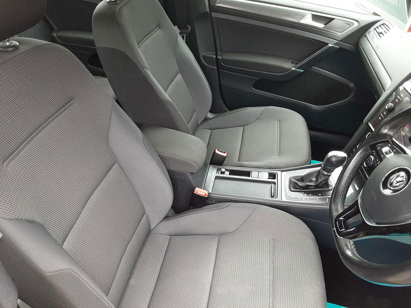 Volkswagen Golf 2.0 Golf SE Nav TDI BlueMotion Technology Semi-Auto 5dr 5dr Automatic 2025