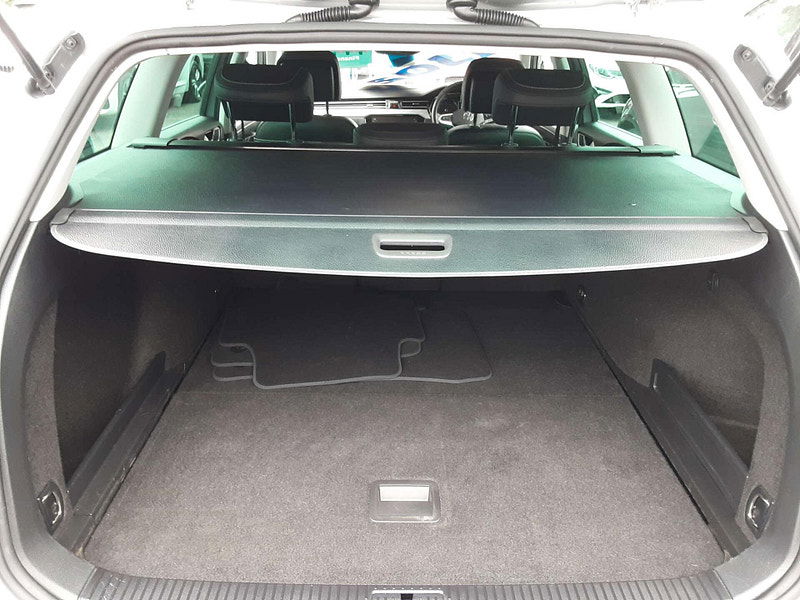 Volkswagen Passat 1.5 Passat SEL TSi Evo 5dr 5dr Manual 2026