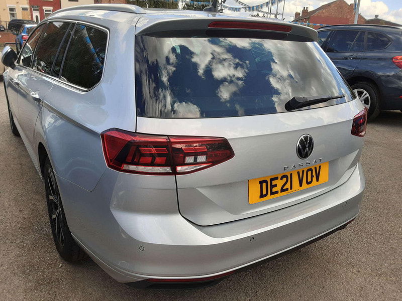 Volkswagen Passat 1.5 Passat SEL TSi Evo 5dr 5dr Manual 2025