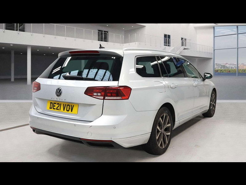 Volkswagen Passat 1.5 Passat SEL TSi Evo 5dr 5dr Manual 2025