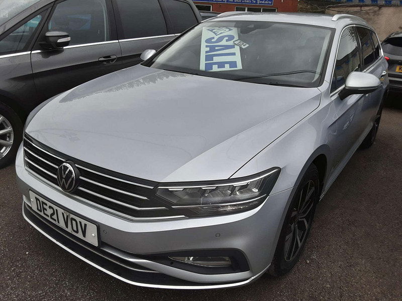 Volkswagen Passat 1.5 Passat SEL TSi Evo 5dr 5dr Manual 2025
