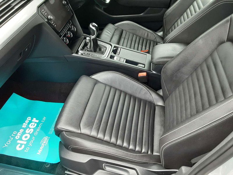 Volkswagen Passat 1.5 Passat SEL TSi Evo 5dr 5dr Manual 2026