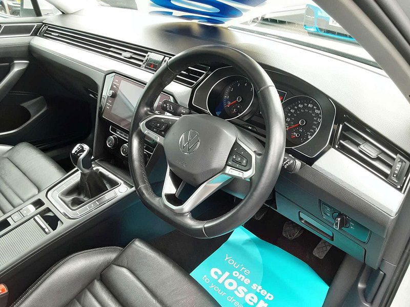 Volkswagen Passat 1.5 Passat SEL TSi Evo 5dr 5dr Manual 2026