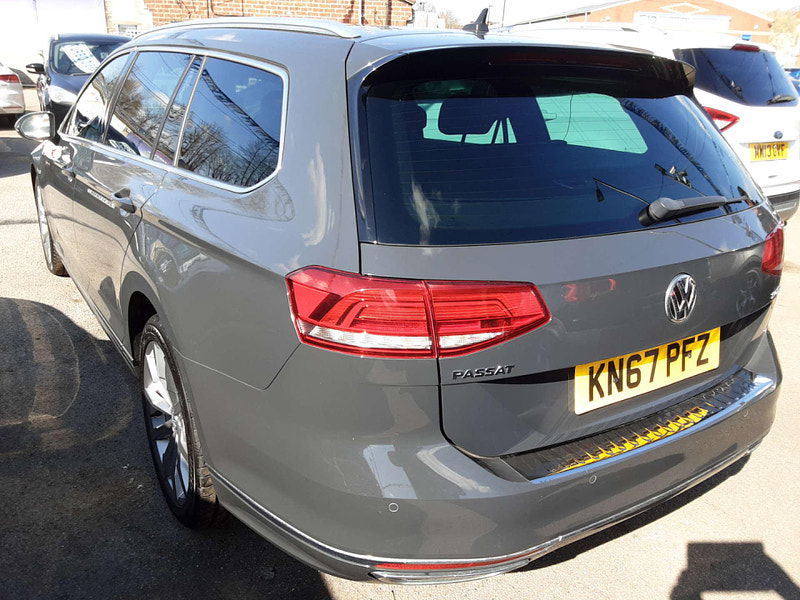 Volkswagen Passat 2.0 Passat R-Line TDI BlueMotion Technology Semi-Auto 5dr 5dr Automatic 2025