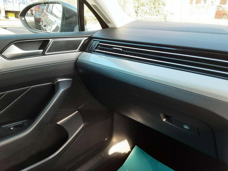 Volkswagen Passat 2.0 Passat SEL TDI 5dr 5dr Manual 2026