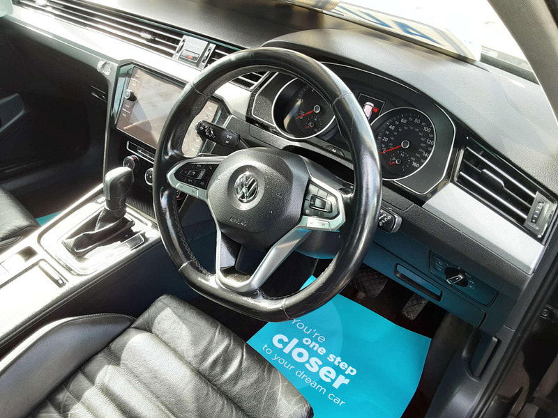 Volkswagen Passat 2.0 Passat SEL TDI Semi-Auto 5dr 5dr Automatic 2025