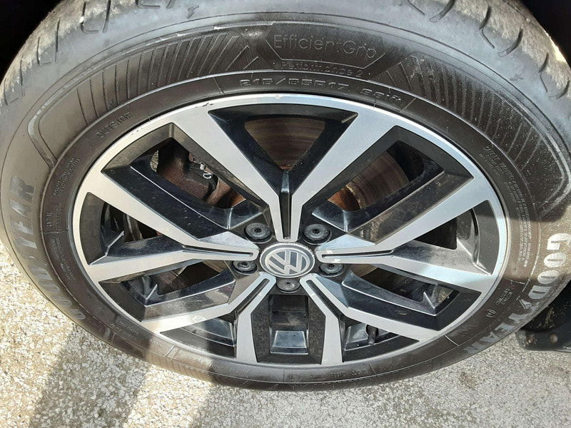 Volkswagen Passat 2.0 Passat SEL TDI Semi-Auto 5dr 5dr Automatic 2025