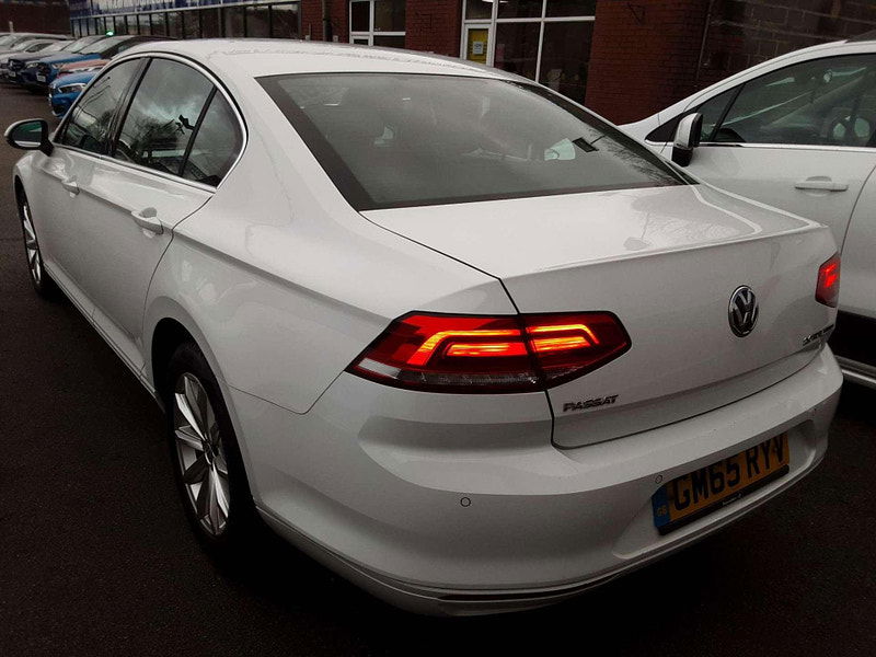 Volkswagen Passat 2.0 TDI BlueMotion Tech SE Euro 6 (s/s) 4dr 4dr Manual 2025