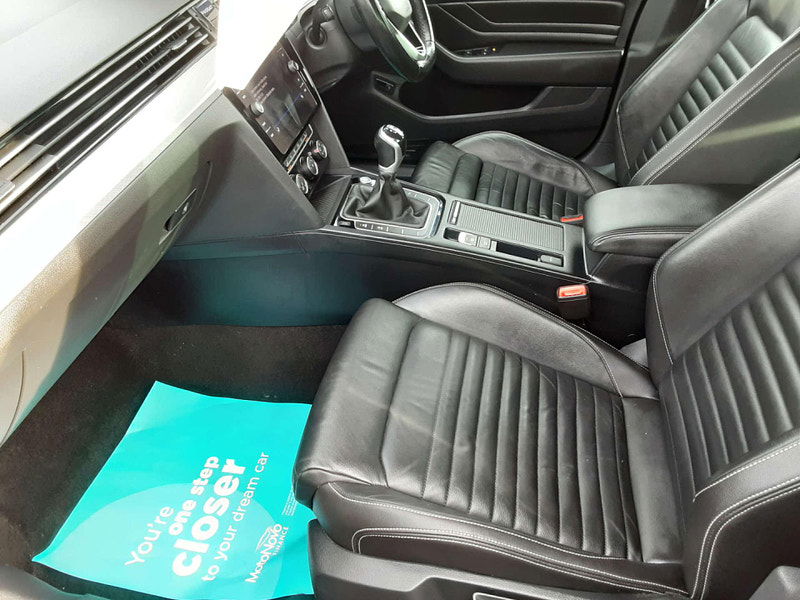 Volkswagen Passat 2.0 TDI EVO SEL Euro 6 (s/s) 5dr 5dr Manual 2025
