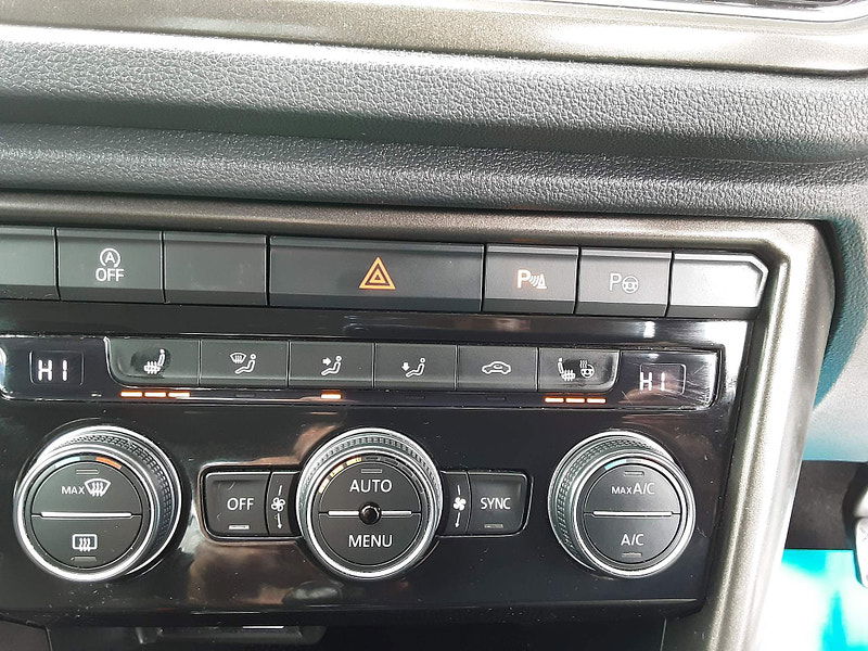 Volkswagen T-Roc 1.0 TSI SE 5dr (Beat and Winter Pack) 5dr Manual 2025