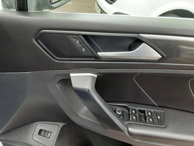 Volkswagen Tiguan 1.4 Tiguan R-Line TSi PHEV Semi-Auto 5dr 5dr Automatic 2026