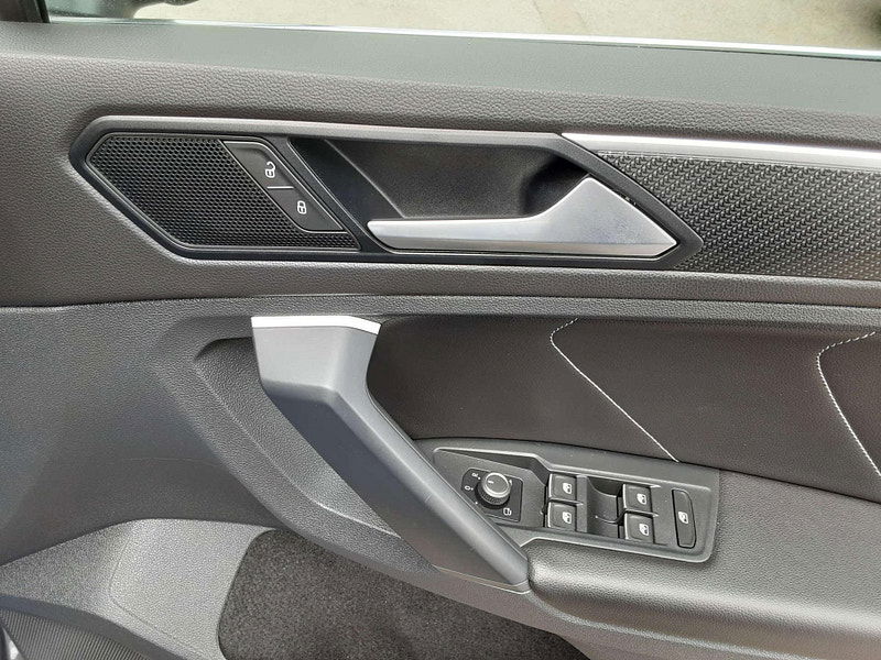 Volkswagen Tiguan 1.5 Tiguan R-Line TSi Semi-Auto 5dr 5dr Automatic 2025