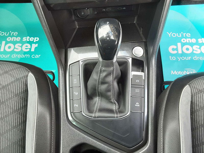 Volkswagen Tiguan 1.5 Tiguan R-Line TSi Semi-Auto 5dr 5dr Automatic 2025