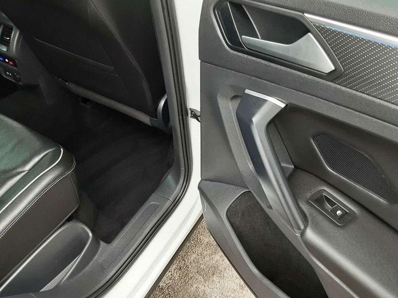 Volkswagen Tiguan 1.5 Tiguan R-Line TSi Semi-Auto 5dr 5dr Automatic 2025