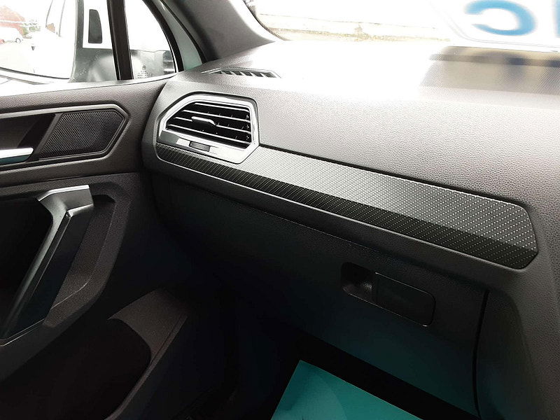 Volkswagen Tiguan 1.5 Tiguan R-Line TSi Semi-Auto 5dr 5dr Automatic 2025