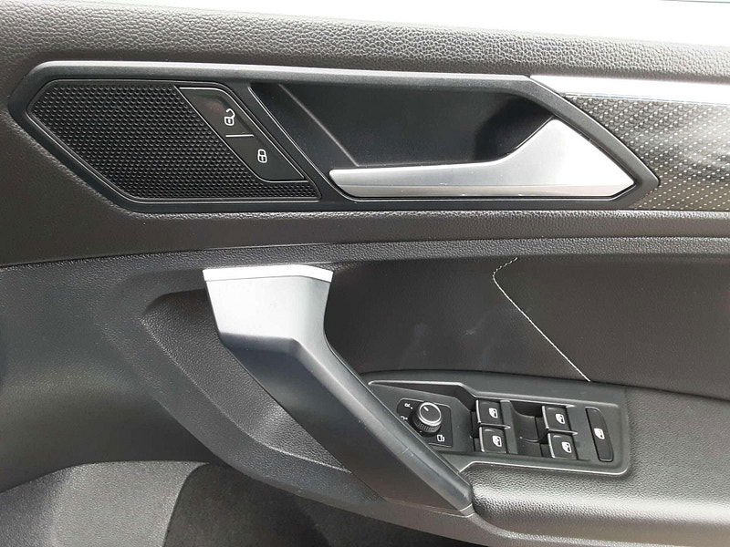 Volkswagen Tiguan 1.5 Tiguan R-Line TSi Semi-Auto 5dr 5dr Automatic 2025