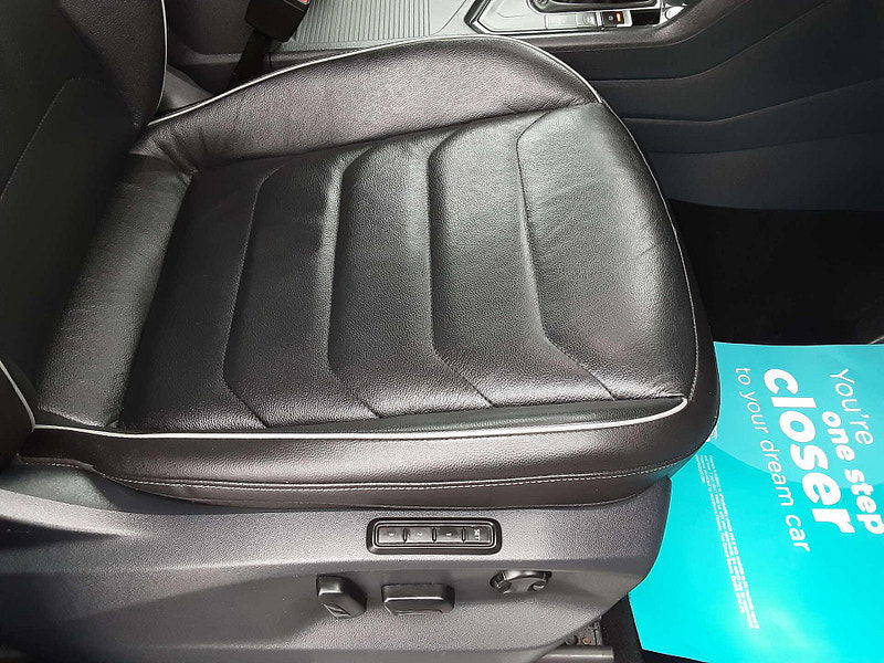 Volkswagen Tiguan 1.5 Tiguan R-Line TSi Semi-Auto 5dr 5dr Automatic 2025