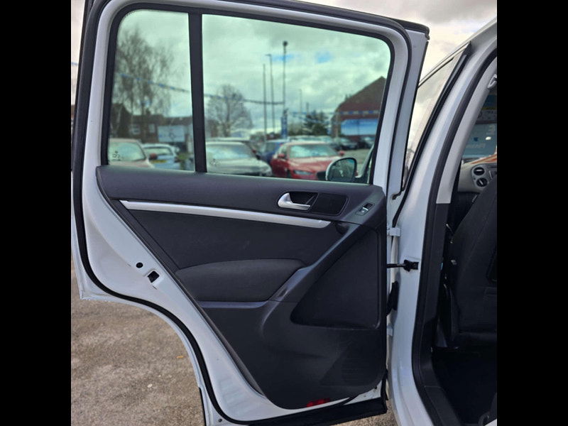 Volkswagen Tiguan 2.0 TDI BlueMotion Tech Match DSG 4WD Euro 6 (s/s) 5dr 5dr Automatic 2025