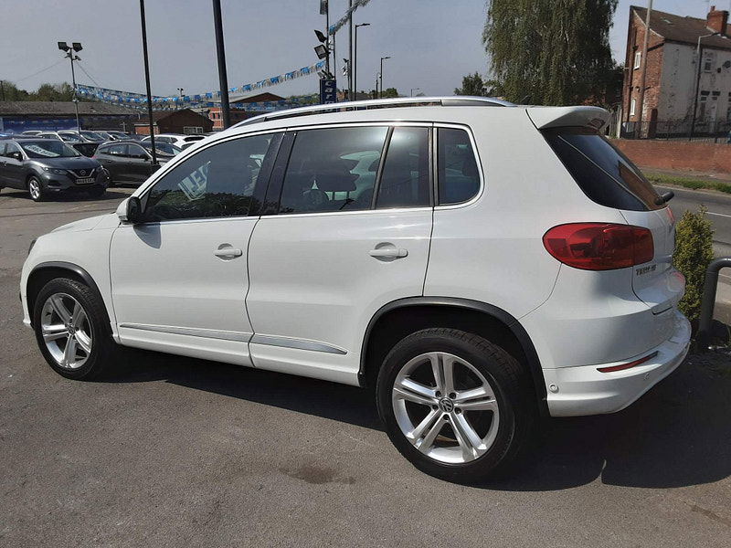 Volkswagen Tiguan 2.0 TDI BlueMotion Tech R-Line 4WD Euro 6 (s/s) 5dr 5dr Manual 2024