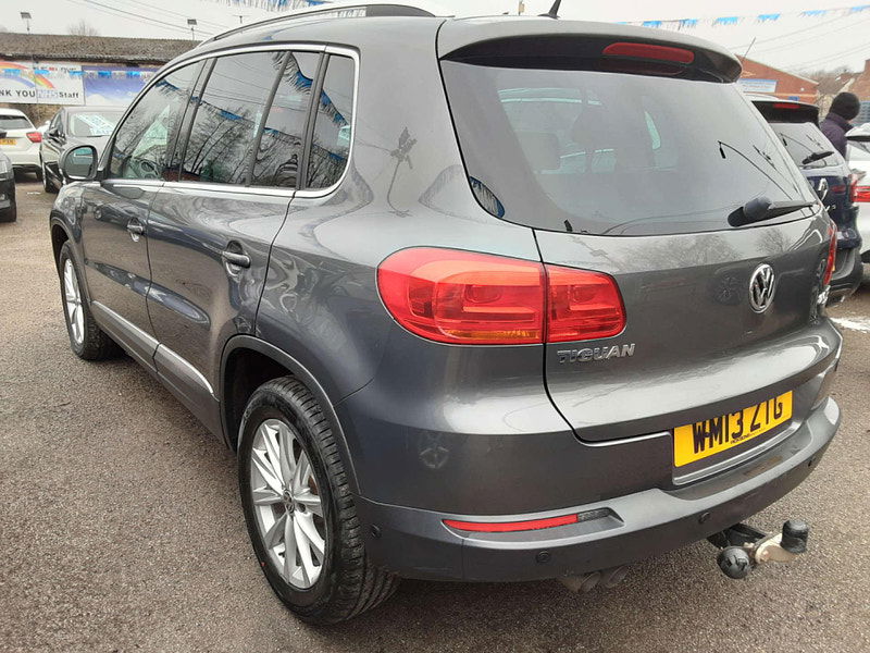 Volkswagen Tiguan 2.0 TDI BlueMotion Tech SE DSG 4WD Euro 5 (s/s) 5dr 5dr Automatic 2025