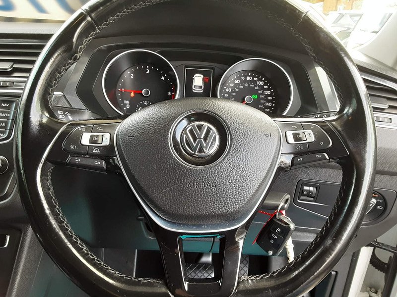 Volkswagen Tiguan 2.0 TDI BlueMotion Tech SE Navigation DSG Euro 6 (s/s) 5dr 5dr Automatic 2023